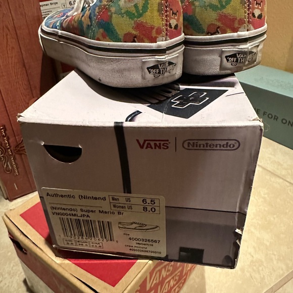 Super Mario Bros Vans - Picture 5 of 5